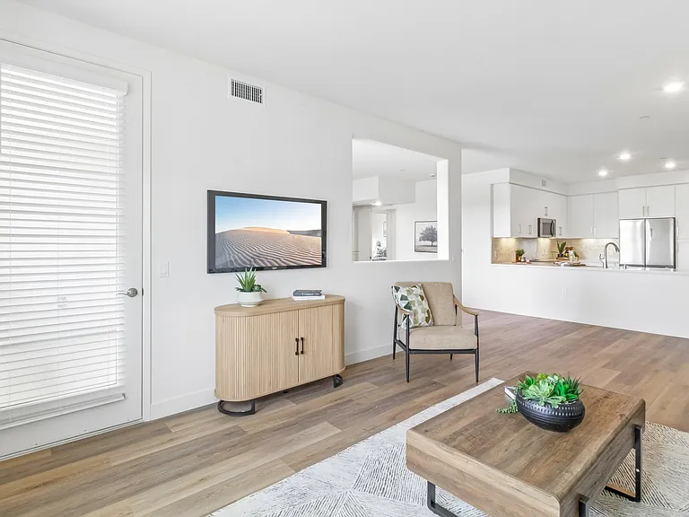 Avia La Jolla — Photo 9