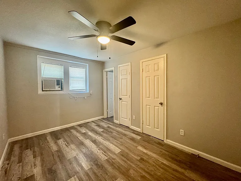 6702 Fulton St #13 — Photo 7