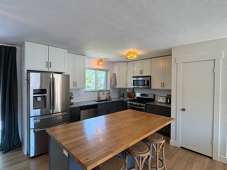 7916 S 860 E — Photo 13