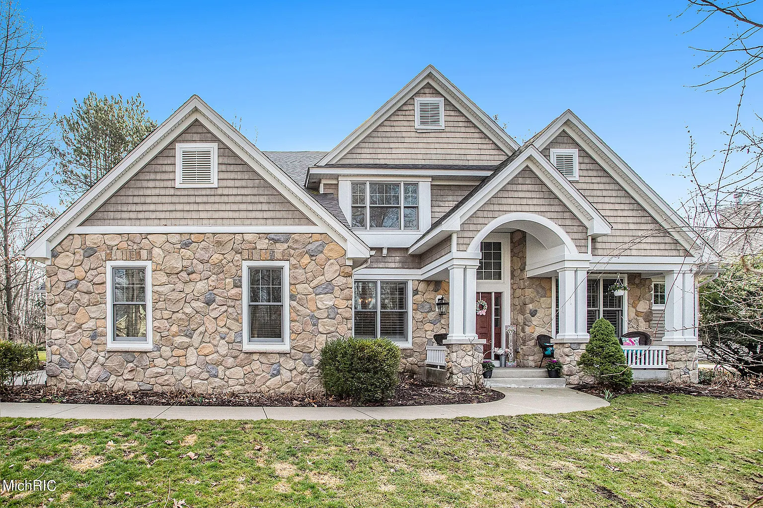 6354 E Bay Ln photo 1