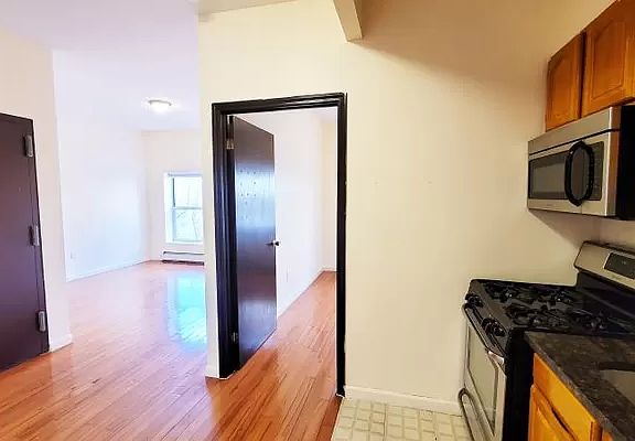 3rd image of 322 E 4th St APT 3F