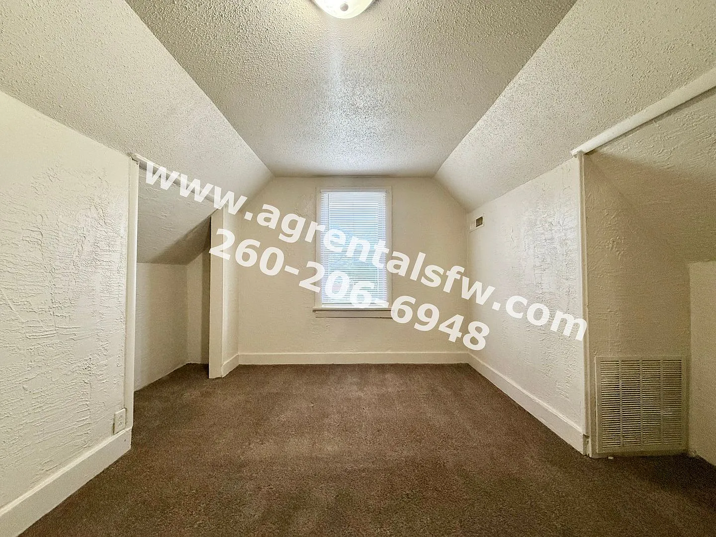 2828 Raymond St — Photo 4