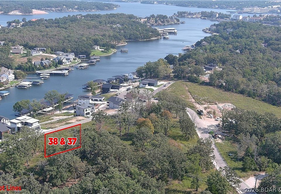 1st image of 37 & 38 Deephaven Ln