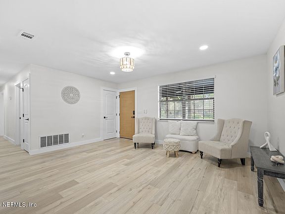 5th image of 51 SARATOGA Circle N