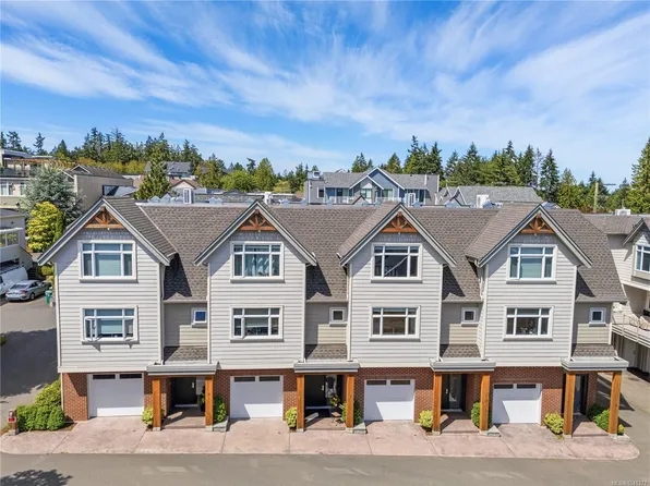 180 1st Ave W Unit 6, Qualicum Beach, BC V9K 1H1