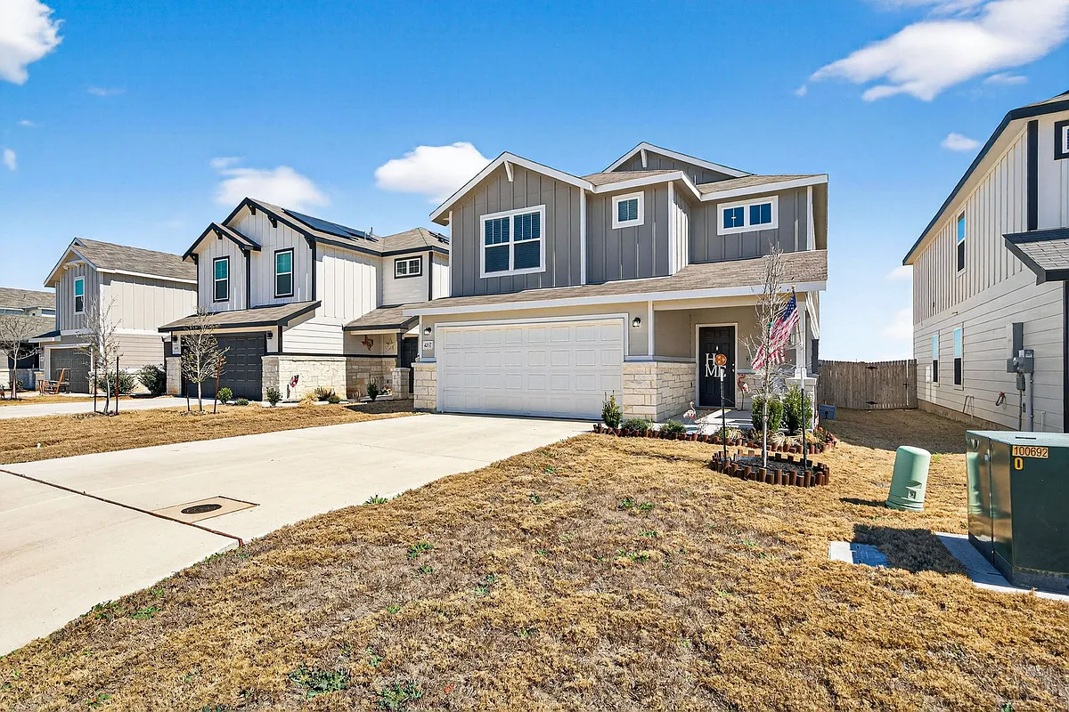 Building Photo - 4037 Bermuda Ln
