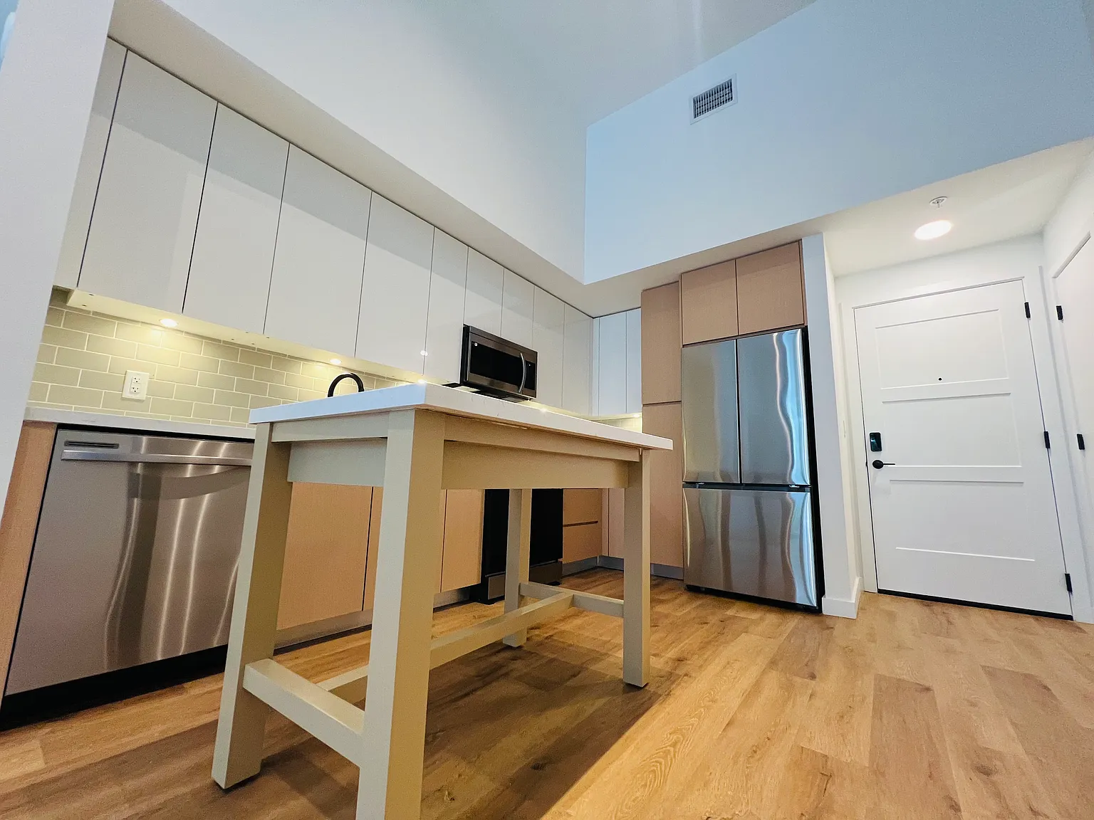 1 bed, 800 sqft, $2,950 — Photo 2