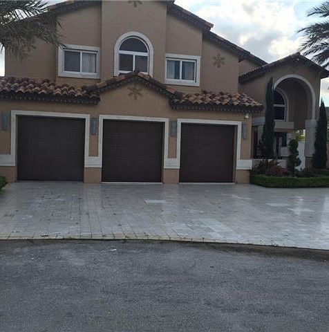 1st image of 965 NW 199th Ave