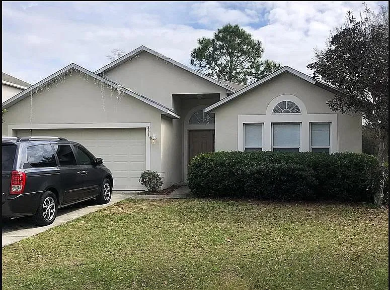 881 Vanderbilt Dr — Photo 2