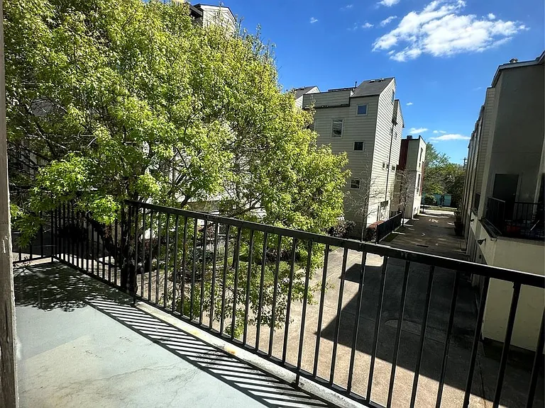 2713 Crawford St — Photo 27