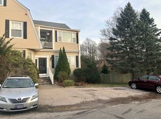 31 Bayside Ave APT 4, Newport, RI 02840