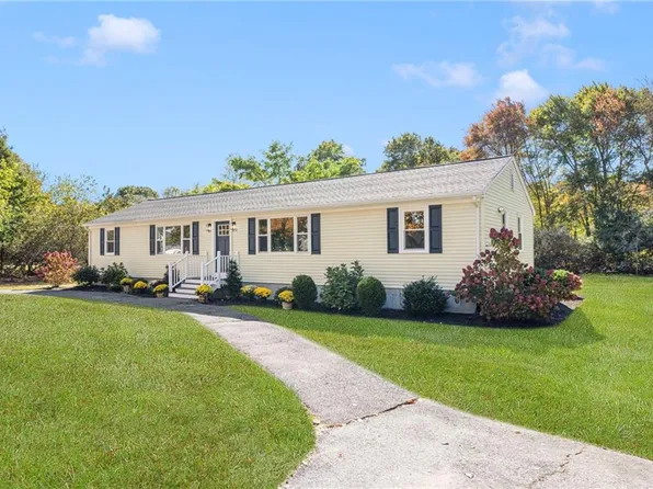 622 Dry Bridge Rd, North Kingstown, RI 02852