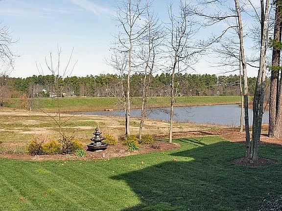 Wonderful private view of lake and golf course. WOW!