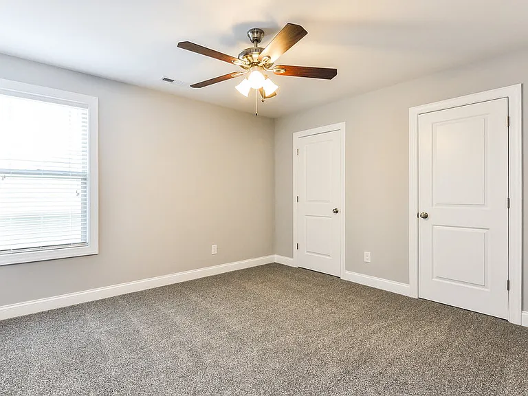 595 Airedale Trl — Photo 12