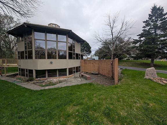 3rd image of 4400 W Pine St