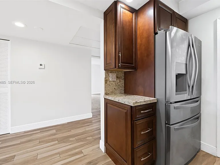 3050 N Palm Aire Dr #501 — Photo 8