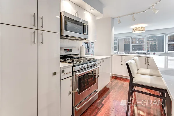 Sold by (Legacy) Elegran | media 6