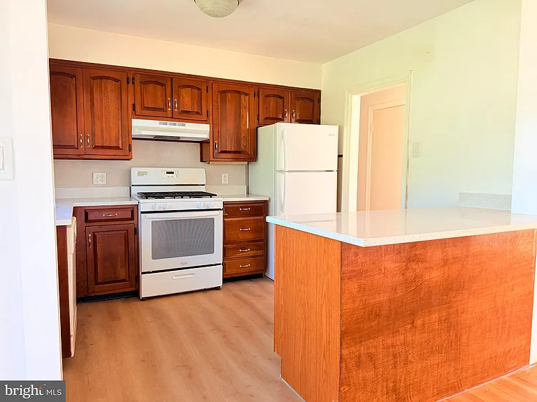 1307 Malbay Dr — Photo 8