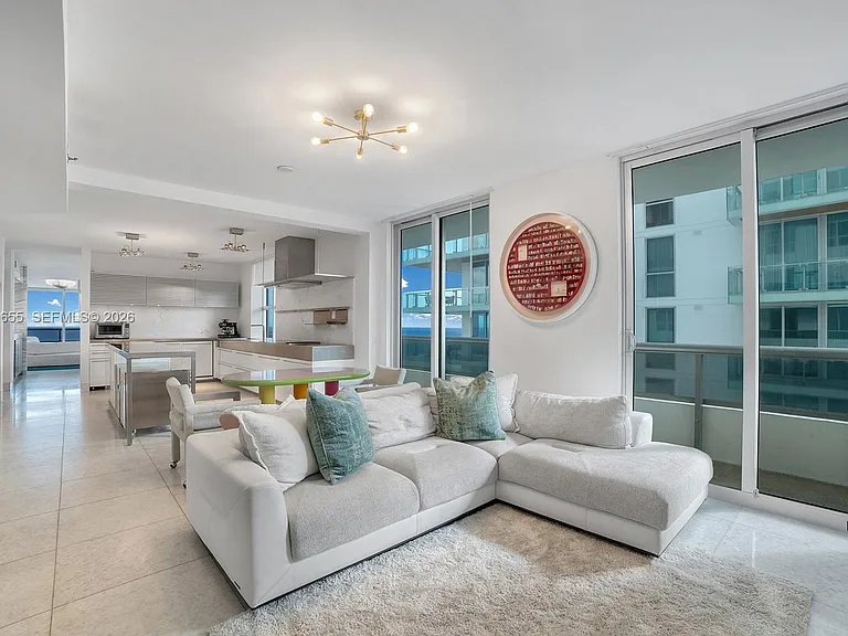 5801 Collins Ave #1200 — Photo 17