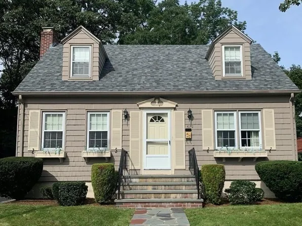 670 Valentine St, Fall River, MA 02720
