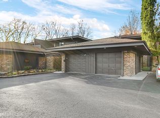 14 Cedar Creek Ct, Palos Heights, IL