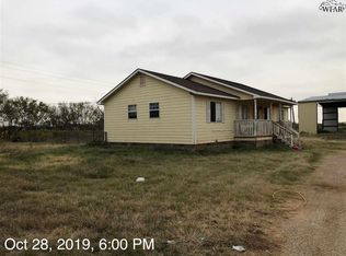 8207 Headquarters Rd, Electra, TX 76360