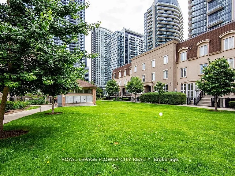 34 Western Battery Rd #423 — Photo 5