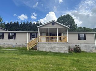 54 Sprout St, Clear Fork, WV 24822