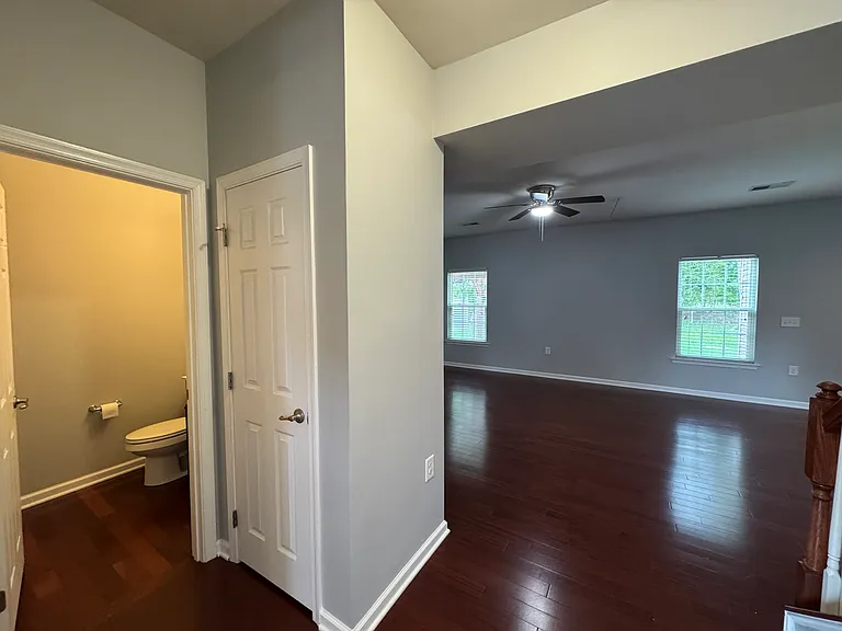 624 Leonard Ln — Photo 10
