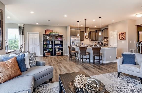 4th image of 4 Savannah Cir