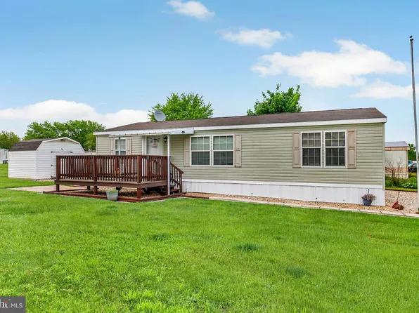 120 Amy Ln, New Oxford, PA 17350