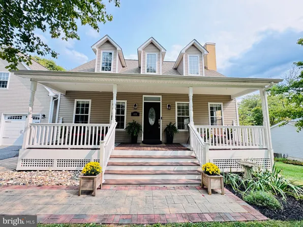 458 Thoroughbred Dr, Charles Town, WV 25414