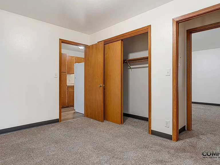 417 Washington St Apartments — Photo 10