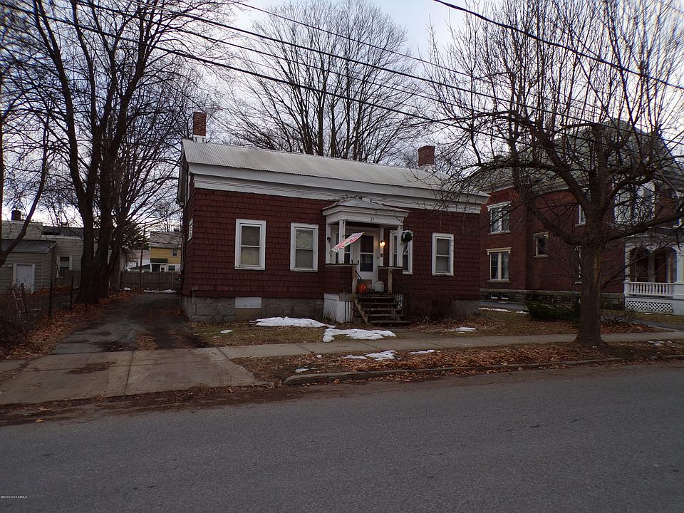 1st image of 17 Oak St