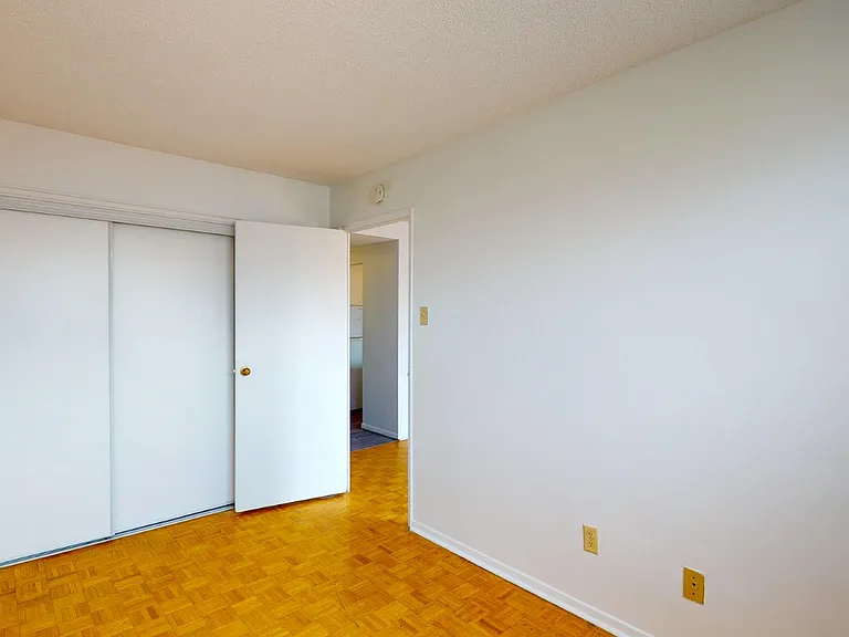 335 Maclaren St — Photo 24