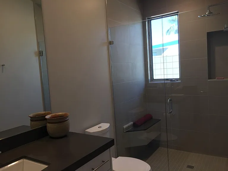 Guest bath 2