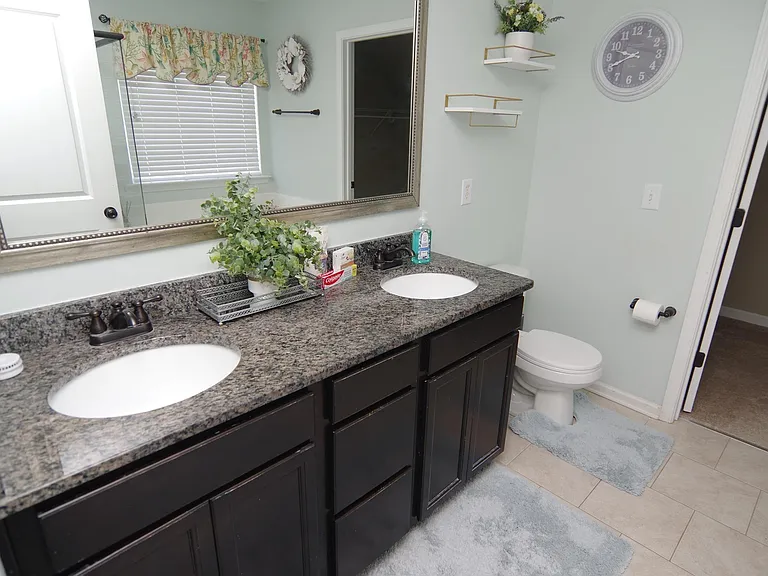 212 Glossy Green Ln — Photo 29