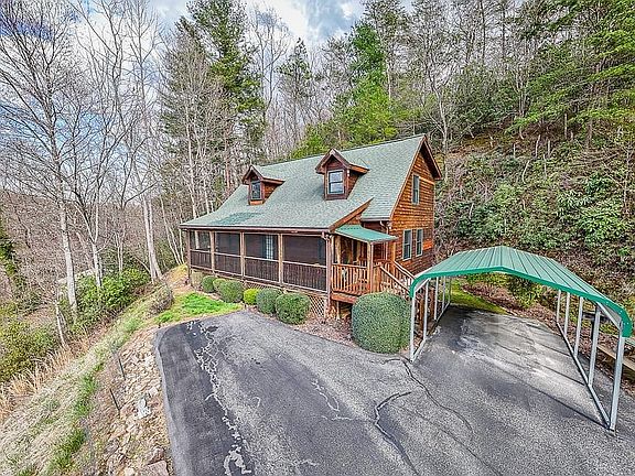 5th image of 415 Skyview Rd