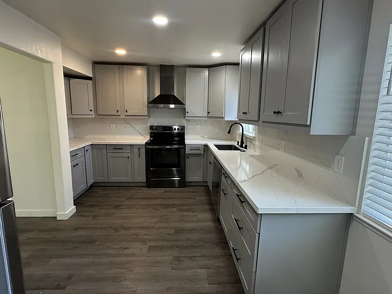2156 Carlmont Dr #3 — Photo 7