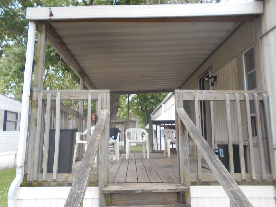 2nd image of 261 Beach St