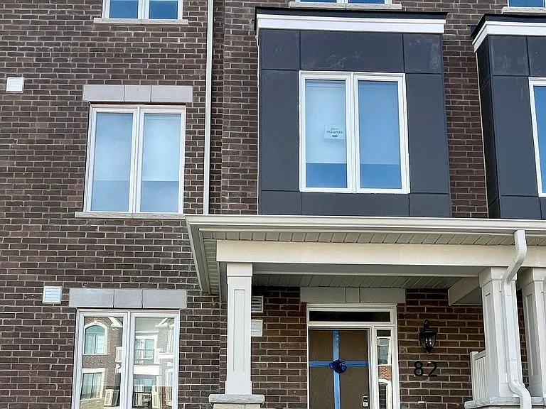 82 Avani Ave — Photo 2