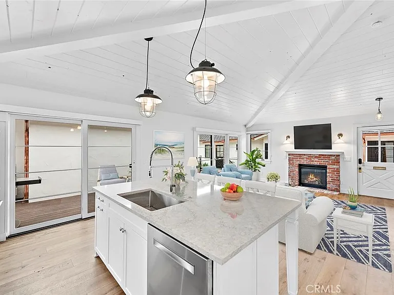 352 Cliff — Photo 4