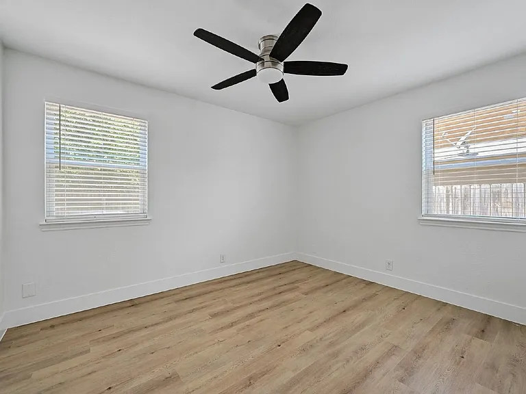 2617 Ektom Dr #B — Photo 12