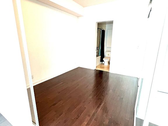 5th image of 14 York St #3212