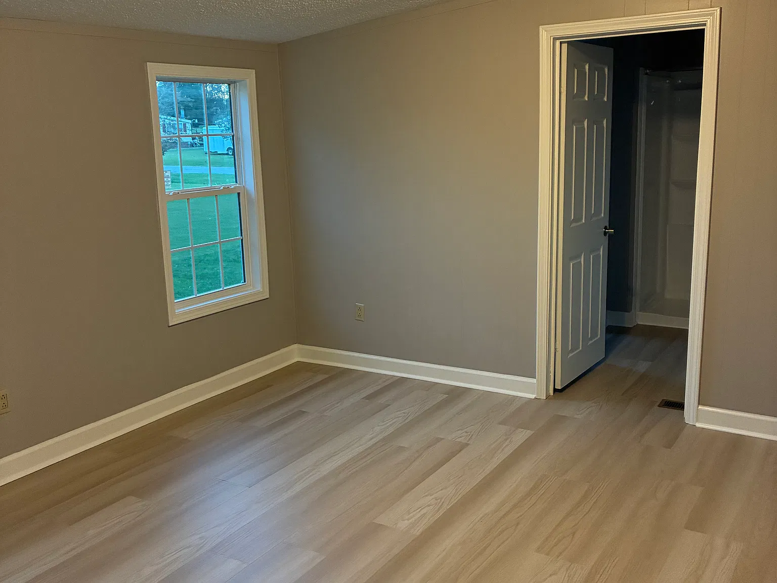 3 bed, 1456 sqft, $1,900 — Photo 4