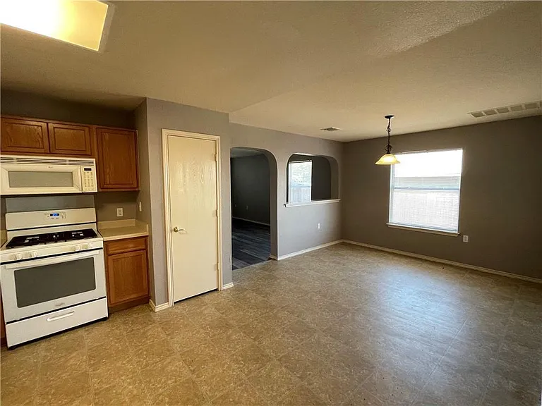 13528 Briarcreek Loop — Photo 2