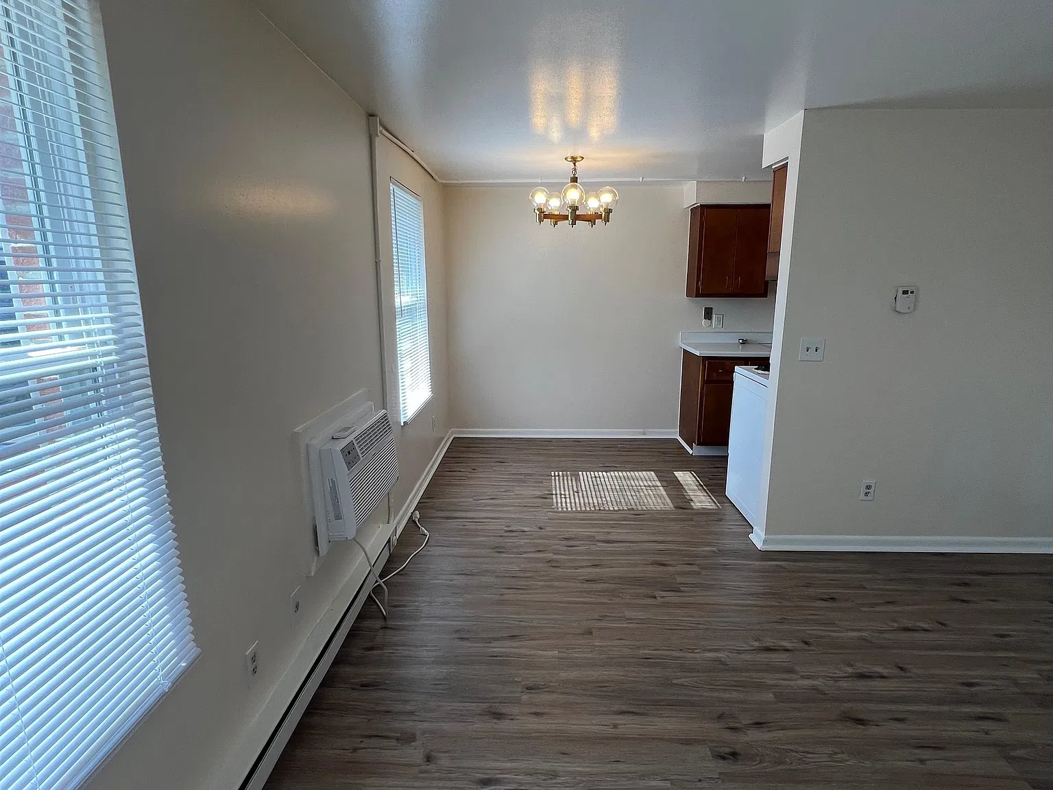 829 Continental Court - 3 — Photo 2