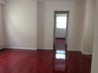 15420 Barclay Ave, Flushing, NY 11355