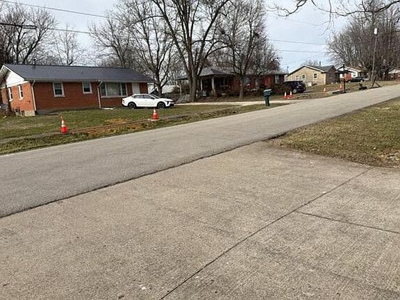 5th image of 738 Crescent Way