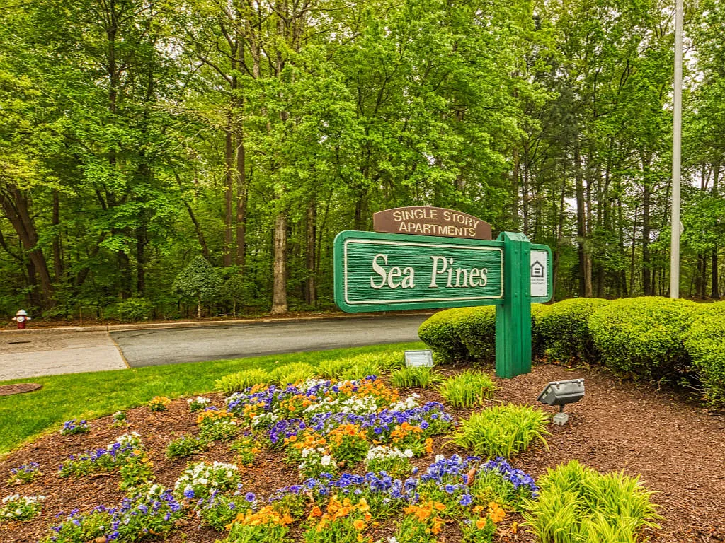 Sea Pines Apartments — Photo 1